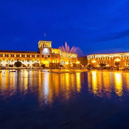 Apartment Near The Republic Square Yerevan Exterior photo