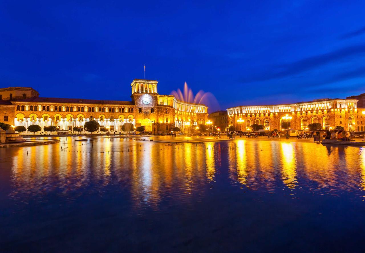 Apartment Near The Republic Square Yerevan Exterior photo